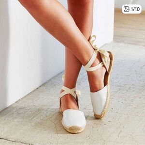 Soludos / Classic white ankle wrap Espadrille Flats